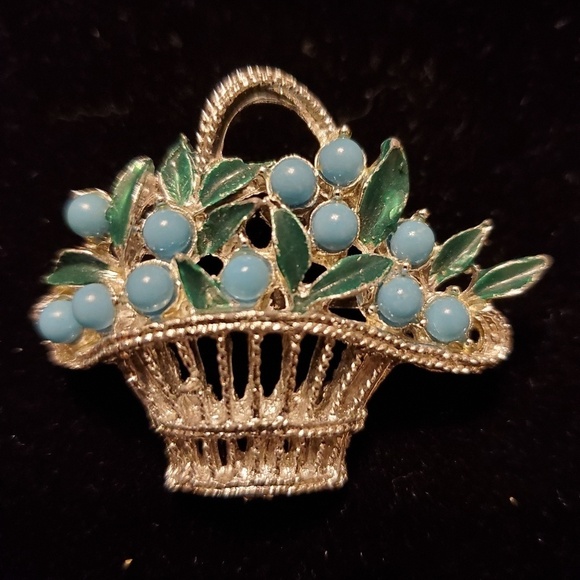 Jewelry - 📌🧺 Flower Basket Brooch 🧺📌